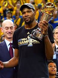champion-MVP-Durant-Mom